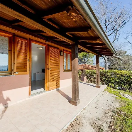Villino Garden & Pool Campingplads Marina dʼAndora