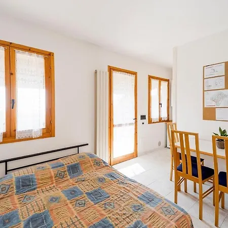 Villino Garden & Pool * Marina dʼAndora