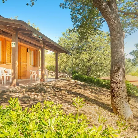 Kemping Villino Garden & Pool Marina dʼAndora